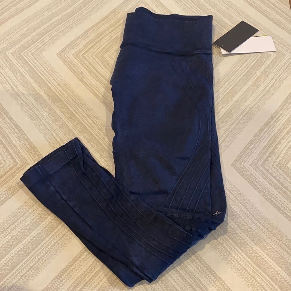 Nux Women’s Mesa Crown Blue Wash Leggings